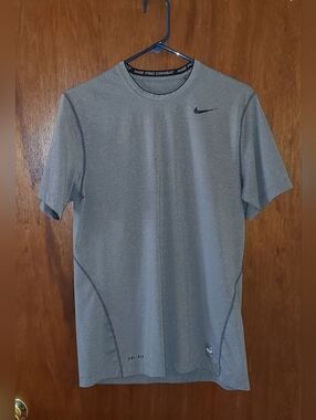 Nike Pro Combat Gray Dri-FIT Short Sleeve T Shirt Sz Medium Fitted